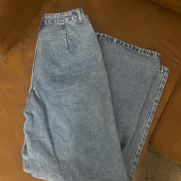 SHEIN Denim Jeans with Pocket Detail - Picture 3 of 3